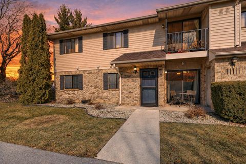 Photo of 4008 81st St, Kenosha, WI 53142 (MLS # 1951080)