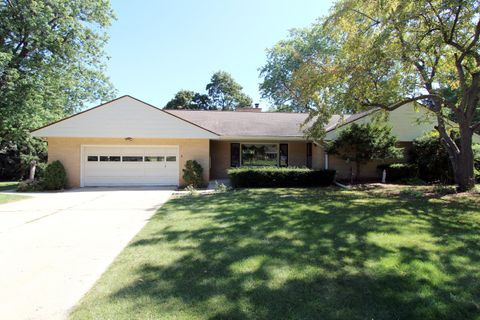 Photo of 960 Webster Ave, Brookfield, WI 53005 (MLS # 1936212)