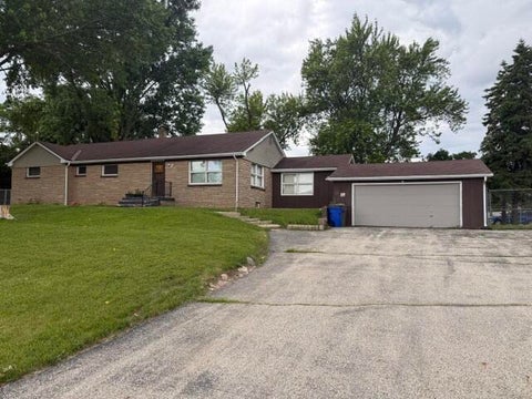 Photo of W191S7509 Richdorf Dr, Muskego, WI 53150 (MLS # 1967789)