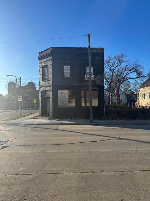 Photo of 2501 N 35th St, Milwaukee, WI 53210 (MLS # 1976050)