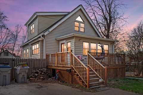 Photo of 315 N 61st St, Milwaukee, WI 53213 (MLS # 1914734)