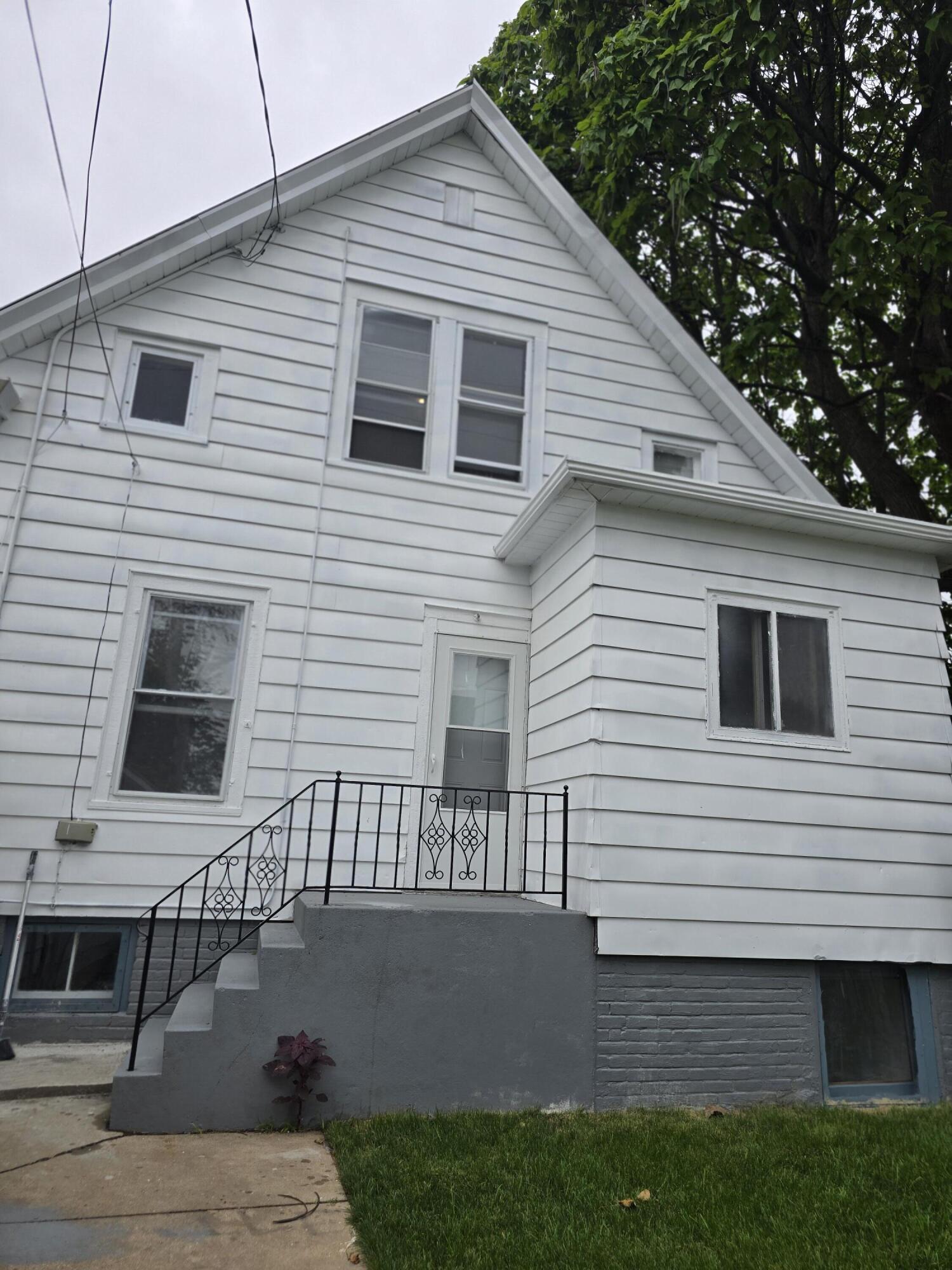 Racine, Wisconsin 53404, United States, 2 Bedrooms Bedrooms, ,2 BathroomsBathrooms,Residential,Active,183271