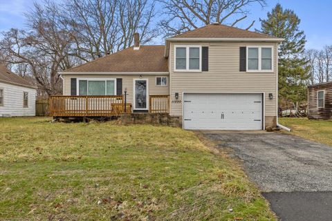 Photo of 11220 11th Ave, Pleasant Prairie, WI 53158 (MLS # 1953638)