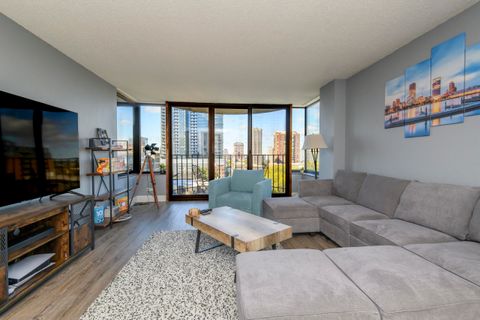Photo of 929 N Astor St, Milwaukee, WI 53202 (MLS # 1939181) Photo of 929 N Astor St, Milwaukee, WI 53202 (MLS # 1939181)