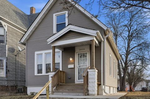 Photo of 2028 N 23rd St, Milwaukee, WI 53205 (MLS # 1950408)
