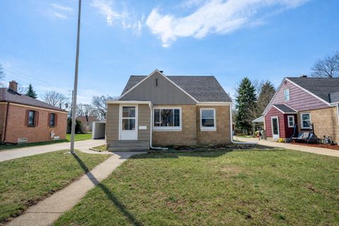 Photo of 1425 E Van Beck Ave, Milwaukee, WI 53207 (MLS # 1957020)