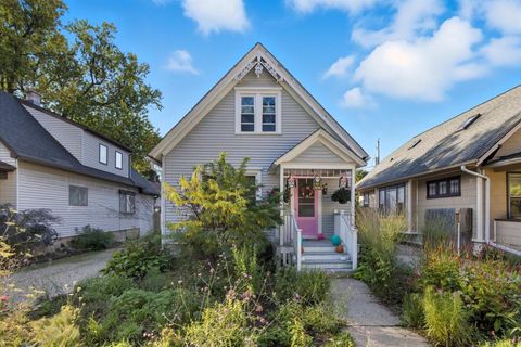 Photo of 7305 Blanchard St, Wauwatosa, WI 53213 (MLS # 1938792)