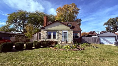 Photo of 3200 N Main St, Racine, WI 53402 (MLS # 1952984)