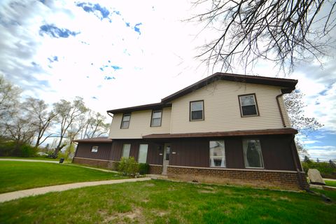 Photo of 7573 S 75th St, Franklin, WI 53132 (MLS # 1917040)