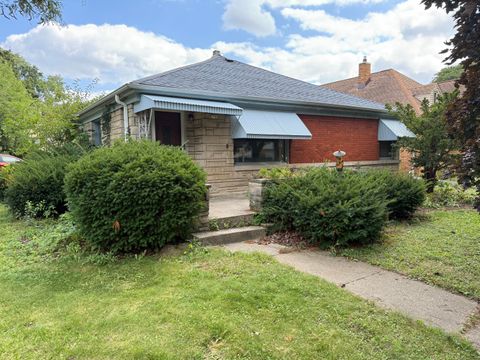Photo of 3780 N 101st St, Wauwatosa, WI 53222 (MLS # 1934642)