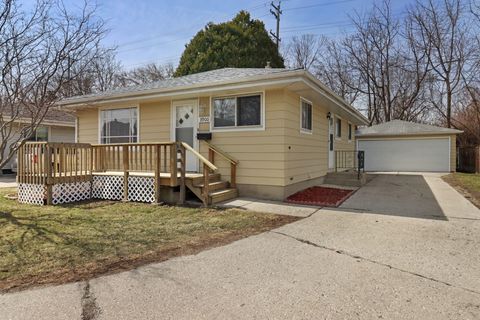 Photo of 3900 11th Ave, Kenosha, WI 53140 (MLS # 1955332)