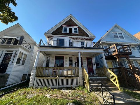 Photo of 1229 S 72nd St, West Allis, WI 53214 (MLS # 1941565)