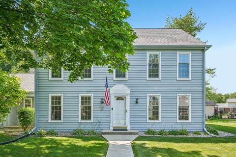Photo of 12525 N Woodland Dr, Mequon, WI 53092 (MLS # 1978383)