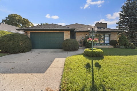Photo of 7769 3rd Ave, Kenosha, WI 53143 (MLS # 1980727)