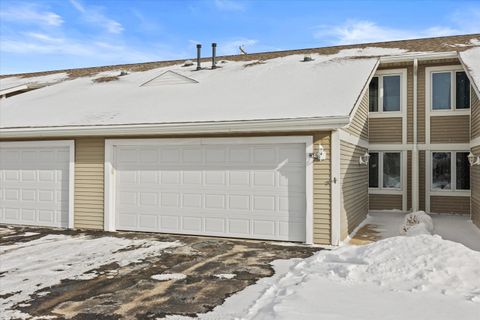 Photo of 456 Hartford Square 4 Sq, Hartford, WI 53027 (MLS # 1948289)