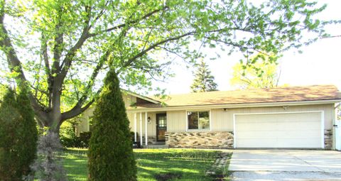 Photo of 3850 W College Ave, Greenfield, WI 53221 (MLS # 1962799)