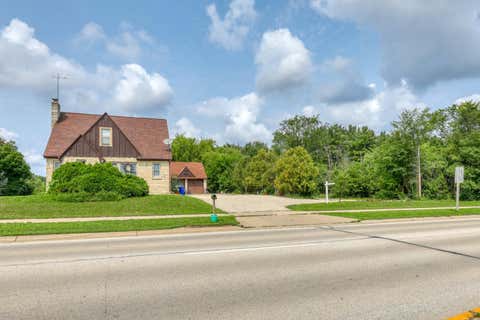 Photo of 20060 W Greenfield Ave, Brookfield, WI 53045 (MLS # 1976053)