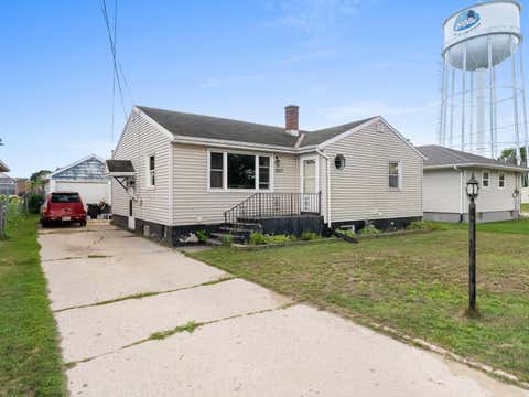 Photo of 2517 13th St, Two Rivers, WI 54241 (MLS # 1976697)