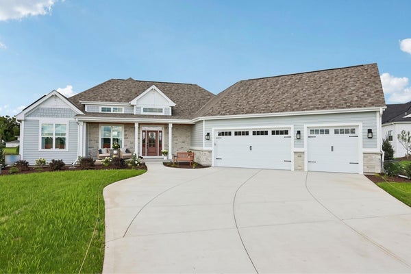 W358N6309 ENNIS RD, OCONOMOWOC, WI 53066 - Image c6af4048dc2ff80750100bae5d3fe4e4/782148493