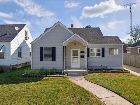 Photo of 7533 28th Ave, Kenosha, WI 53143 (MLS # 1940509) Photo of 7533 28th Ave, Kenosha, WI 53143 (MLS # 1940509)