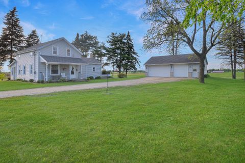 Photo of 5450 Beechnut Dr, Wayne, WI 53040 (MLS # 1963654)
