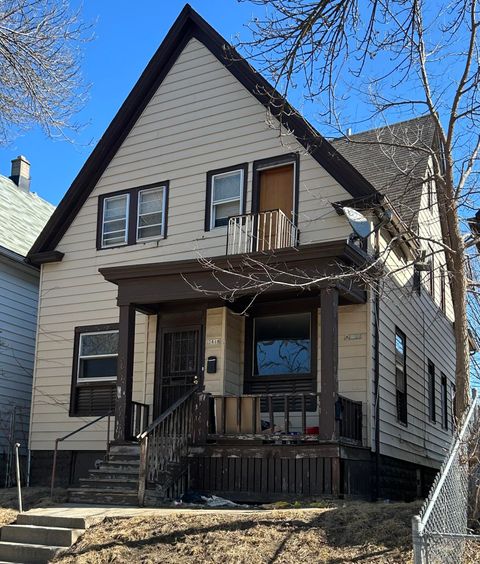 Photo of 2818 N 33rd St, Milwaukee, WI 53210 (MLS # 1908578)