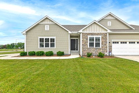 Photo of 7811 W Park Circle Way N, Franklin, WI 53132 (MLS # 1923814)