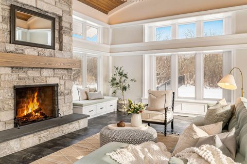 9500 N Valley Hill Rd, River Hills, WI 53217 - #: 1947340