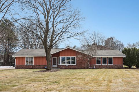 Photo of 18215 Parish Dr, Brookfield, WI 53045 (MLS # 1955188)