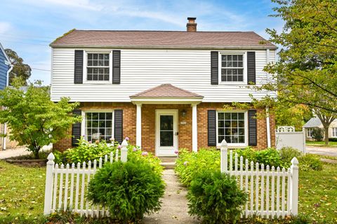 Photo of 2902 N 68th St, Milwaukee, WI 53210 (MLS # 1941181)