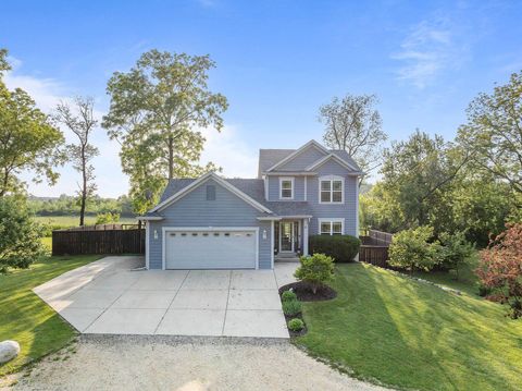 Photo of N2409 Laura St, Walworth, WI 53115 (MLS # 1954790)