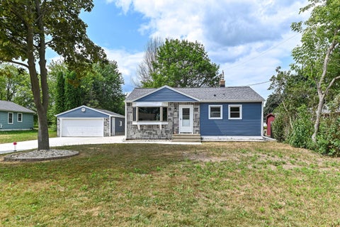 Photo of W190S7635 Circle Dr, Muskego, WI 53150 (MLS # 1973276)