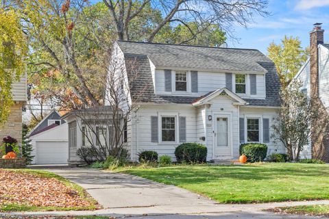 Photo of 5039 N Woodruff Ave, Whitefish Bay, WI 53217 (MLS # 1941093) Photo of 5039 N Woodruff Ave, Whitefish Bay, WI 53217 (MLS # 1941093)