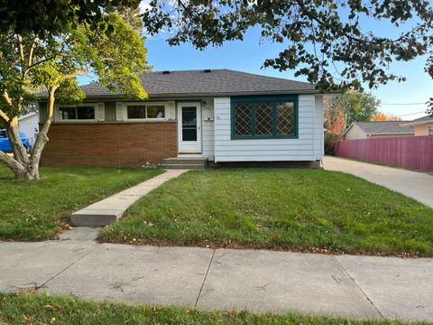 Photo of 6196 S Tarbert Ct, Cudahy, WI 53110 (MLS # 1940149)