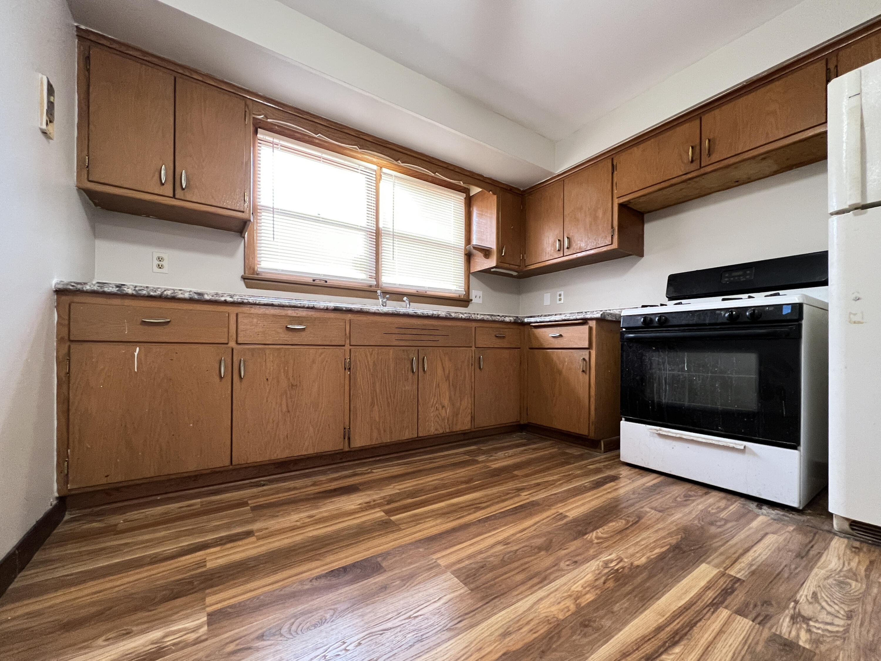 Milwaukee, Wisconsin 53222, United States, 4 Bedrooms Bedrooms, ,3 BathroomsBathrooms,Residential,Active,221770