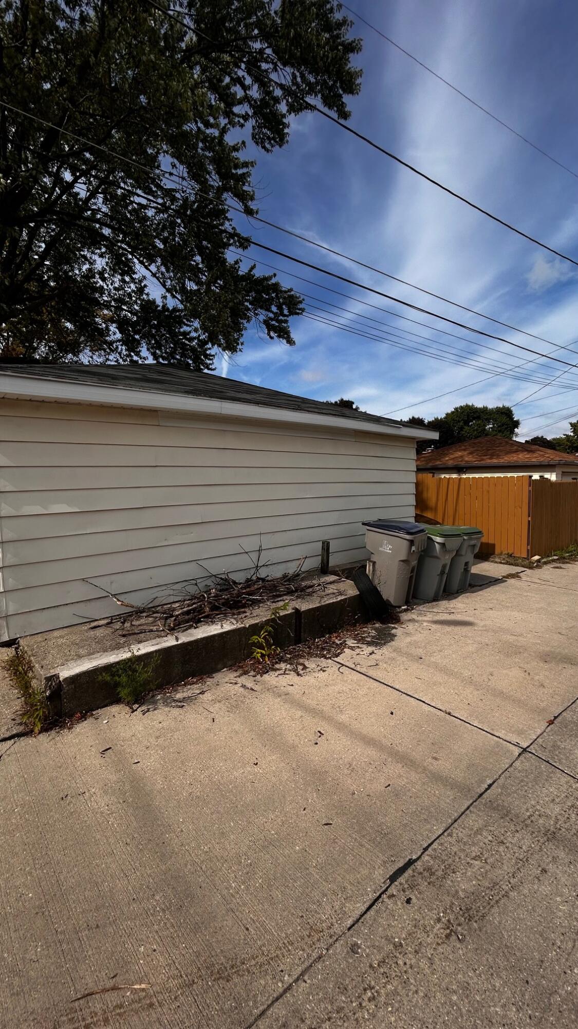 Milwaukee, Wisconsin 53222, United States, 4 Bedrooms Bedrooms, ,3 BathroomsBathrooms,Residential,Active,221770