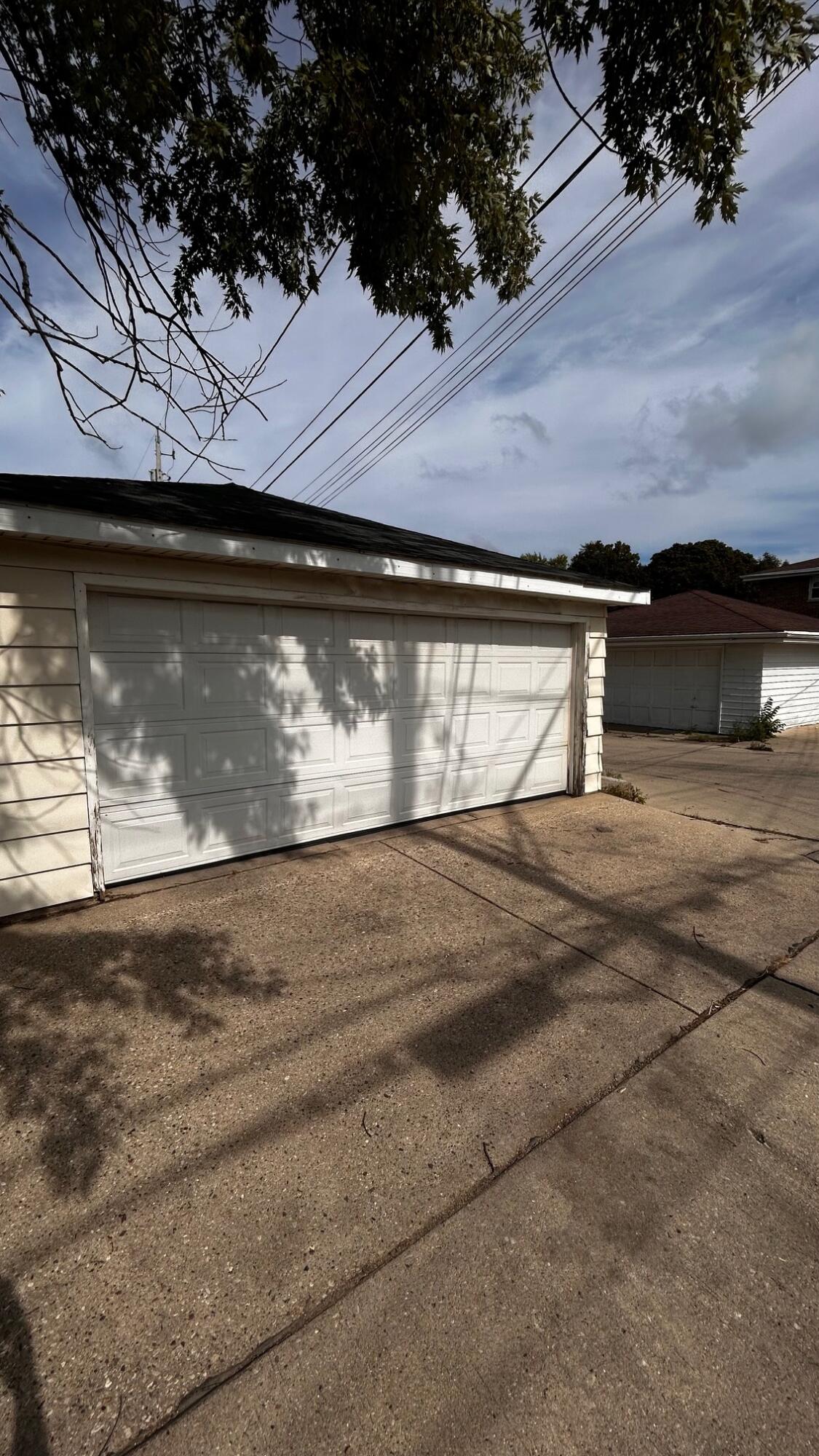 Milwaukee, Wisconsin 53222, United States, 4 Bedrooms Bedrooms, ,3 BathroomsBathrooms,Residential,Active,221770