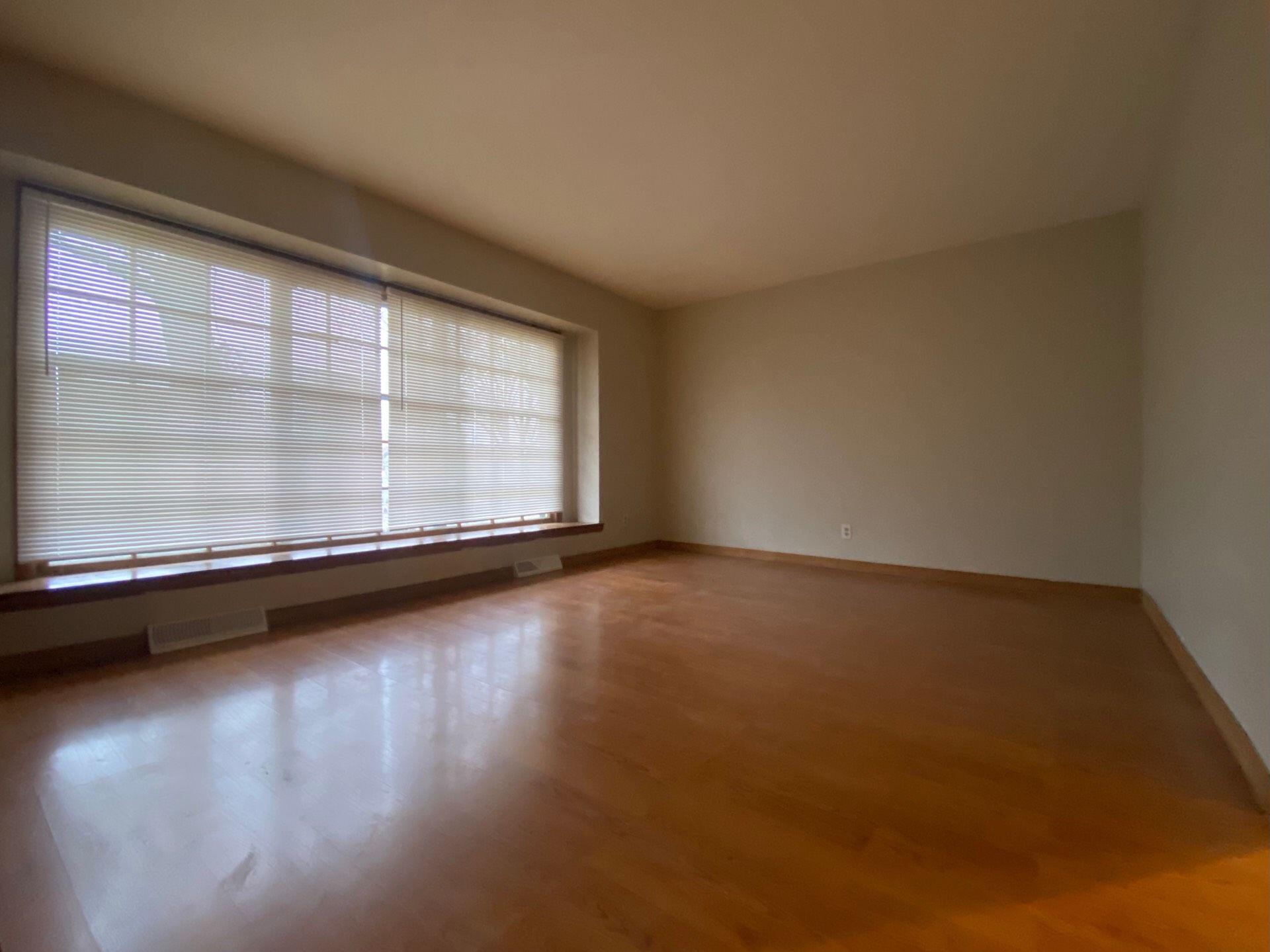 Milwaukee, Wisconsin 53222, United States, 4 Bedrooms Bedrooms, ,3 BathroomsBathrooms,Residential,Active,221770