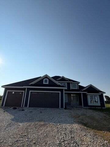 Photo of N81 W27580 Harvest Ct, Lisbon, WI 53017 (MLS # 1979784)