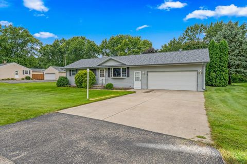 Photo of 8102 W Margaret Ln, Franklin, WI 53132 (MLS # 1935659)