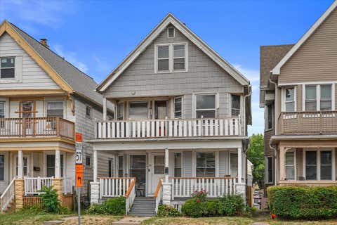 Photo of 1225 S 35TH St, Milwaukee, WI 53215 (MLS # 1974550)