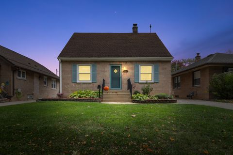 Photo of 2472 S 95th St, West Allis, WI 53227 (MLS # 1940369)