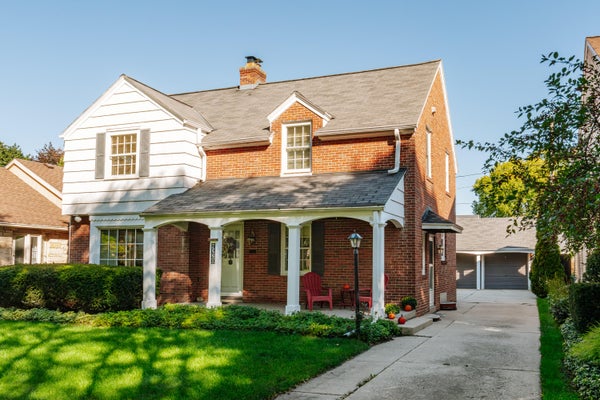 9220 HARDING BLVD, MILWAUKEE, WI 53226 - Image c835797ca6b1995e5d237ee4c5f243f9/232169328