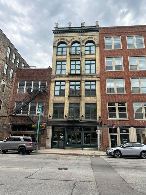 Photo of 223 N Water St, Milwaukee, WI 53202 (MLS # 1921931)