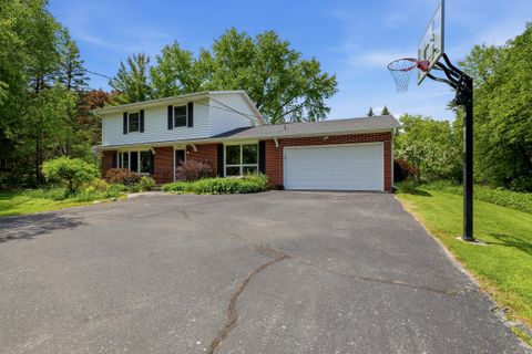 Photo of 4528 Lakeshore Rd, Sheboygan, WI 53083 (MLS # 1965183)