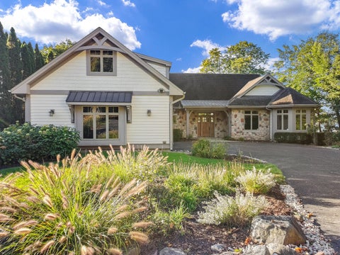 Photo of N2331 Geneva Oaks Trl, Lake Geneva, WI 53147 (MLS # 1984760)