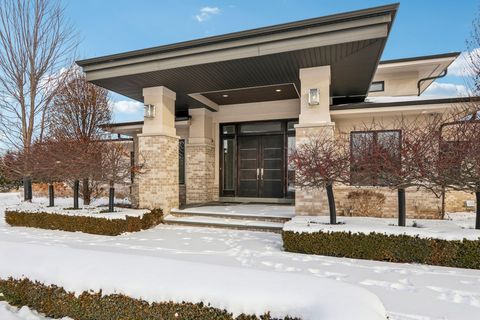 Photo of 14 White Tail Ln, Oconomowoc Lake, WI 53066 (MLS # 1957125)