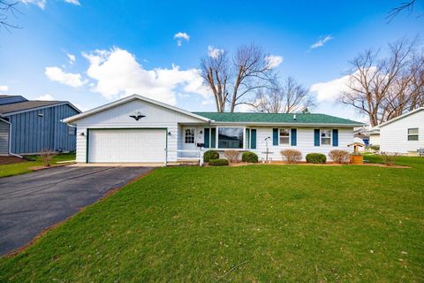 Photo of 307 Martin St, Fort Atkinson, WI 53538 (MLS # 1956652)