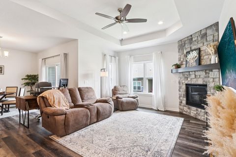 Photo of 7917 W Park Crcle Way N, Franklin, WI 53132 (MLS # 1933358)