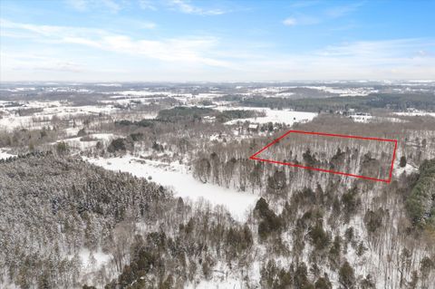 Photo of Lt1 Blue Goose Rd, Saukville, WI 53095 (MLS # 1945349)